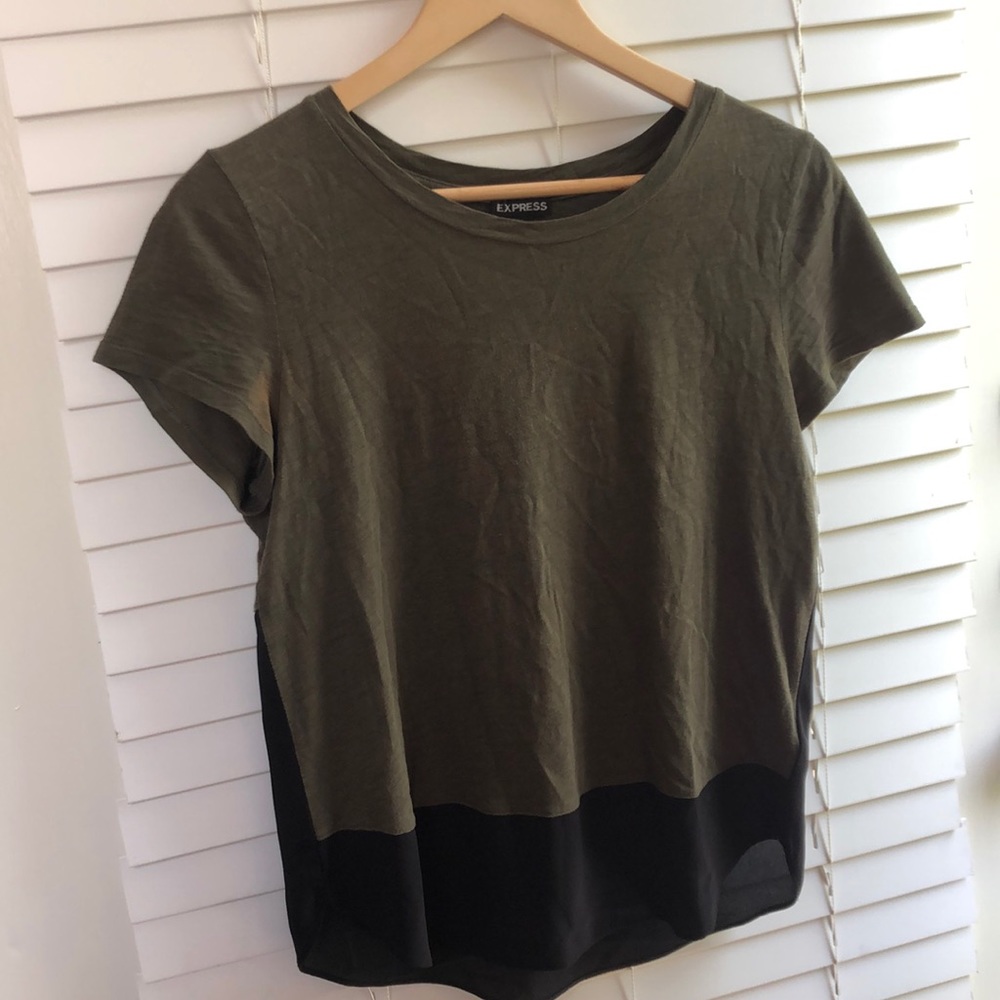 EXPRESS forest green & black color block tee
